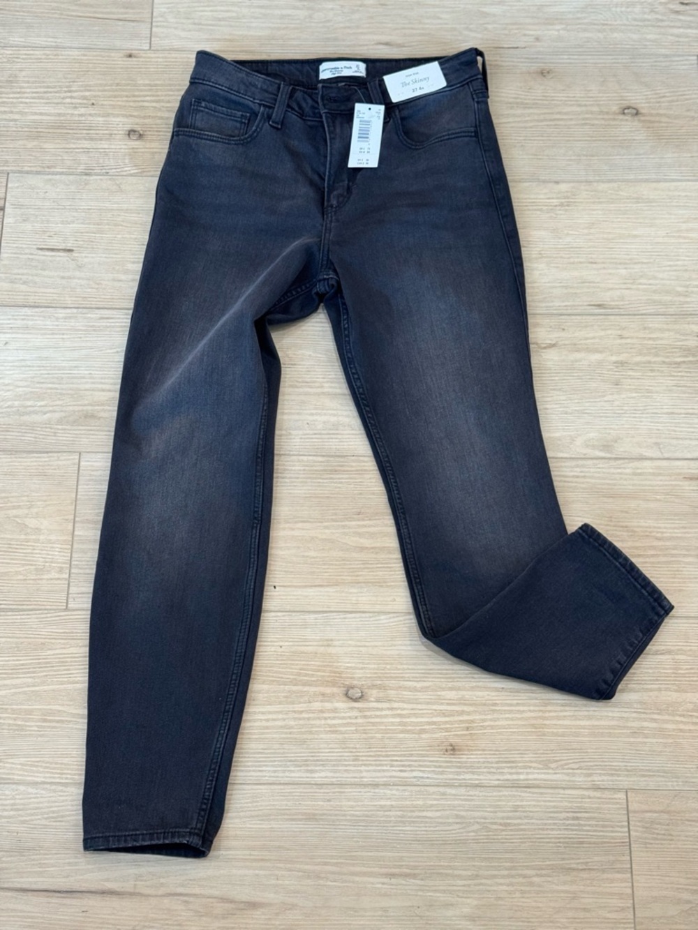 Abercrombie Fitch High Rise The Skinny Jeans Black Wash Size 27 NWT